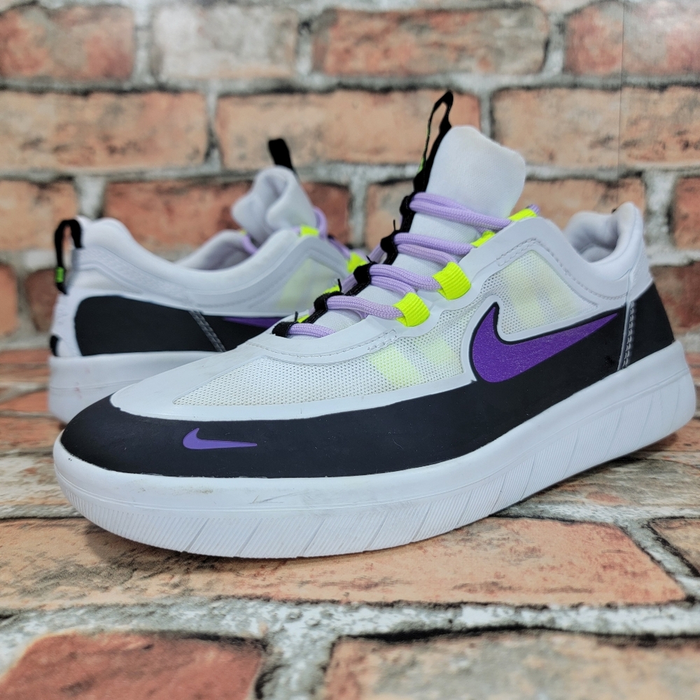 Nike Nyjah Free 2 SB 'Black White Wild Berry' Sneakers Men's Size 8.5